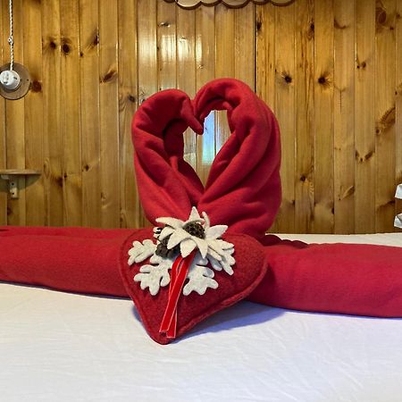 B&B Maison Vallomy Lillianes Εξωτερικό φωτογραφία