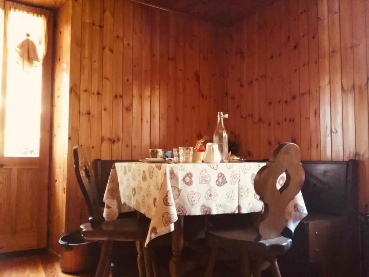 B&B Maison Vallomy Lillianes Εξωτερικό φωτογραφία