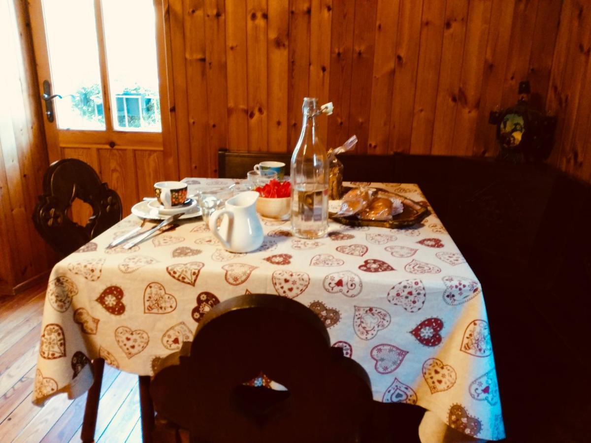 B&B Maison Vallomy Lillianes Εξωτερικό φωτογραφία