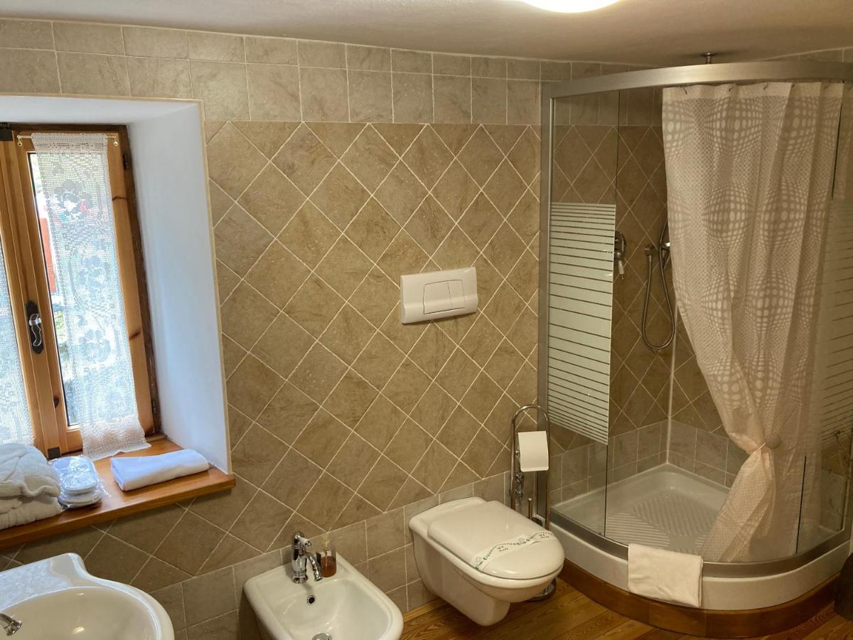 B&B Maison Vallomy Lillianes Εξωτερικό φωτογραφία