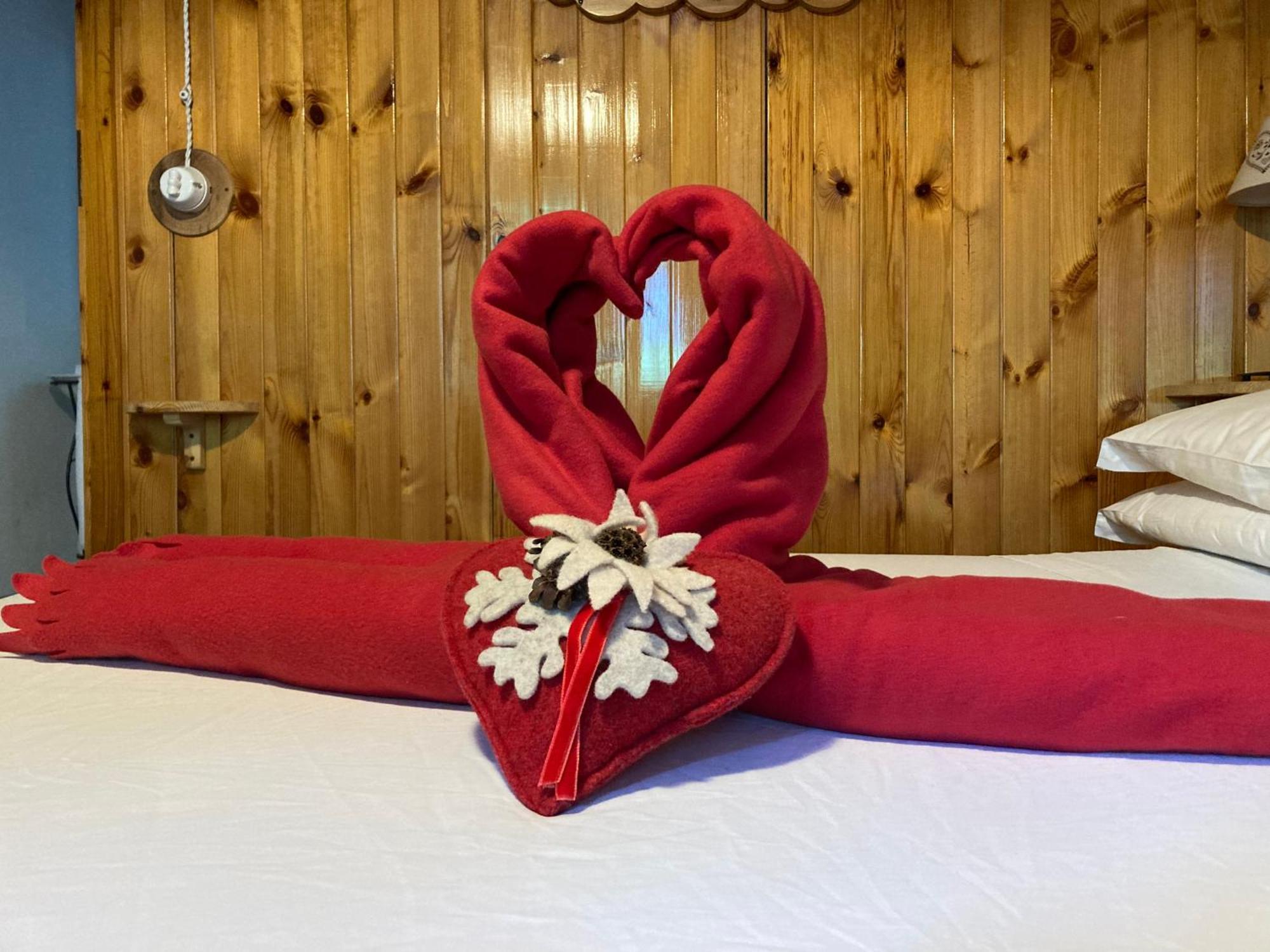 B&B Maison Vallomy Lillianes Εξωτερικό φωτογραφία