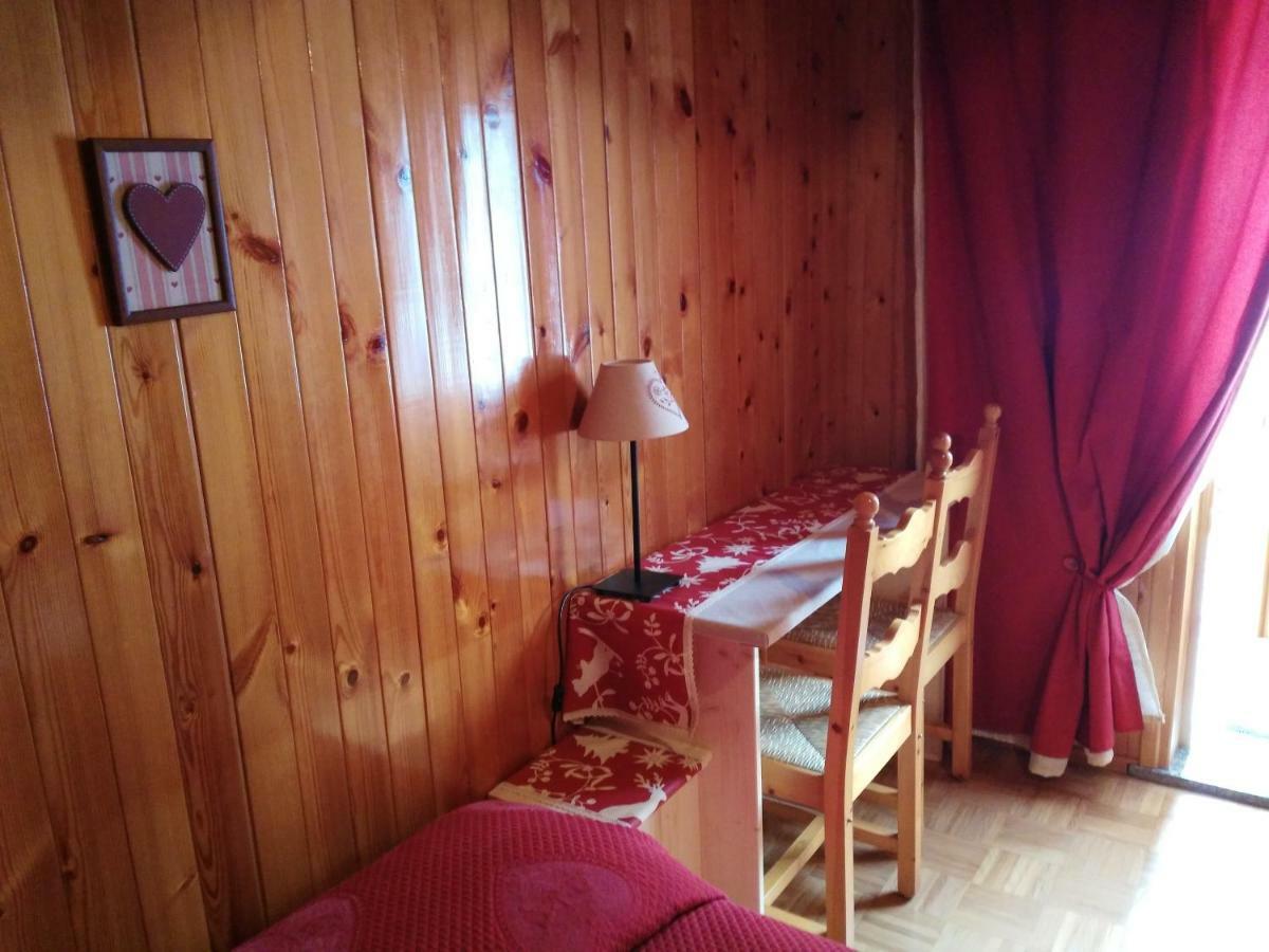 B&B Maison Vallomy Lillianes Εξωτερικό φωτογραφία